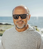 Deltagere fortæller, Selvhjælp Herning, Foto af mand close-up ©pexels-kindelmedia-7935683